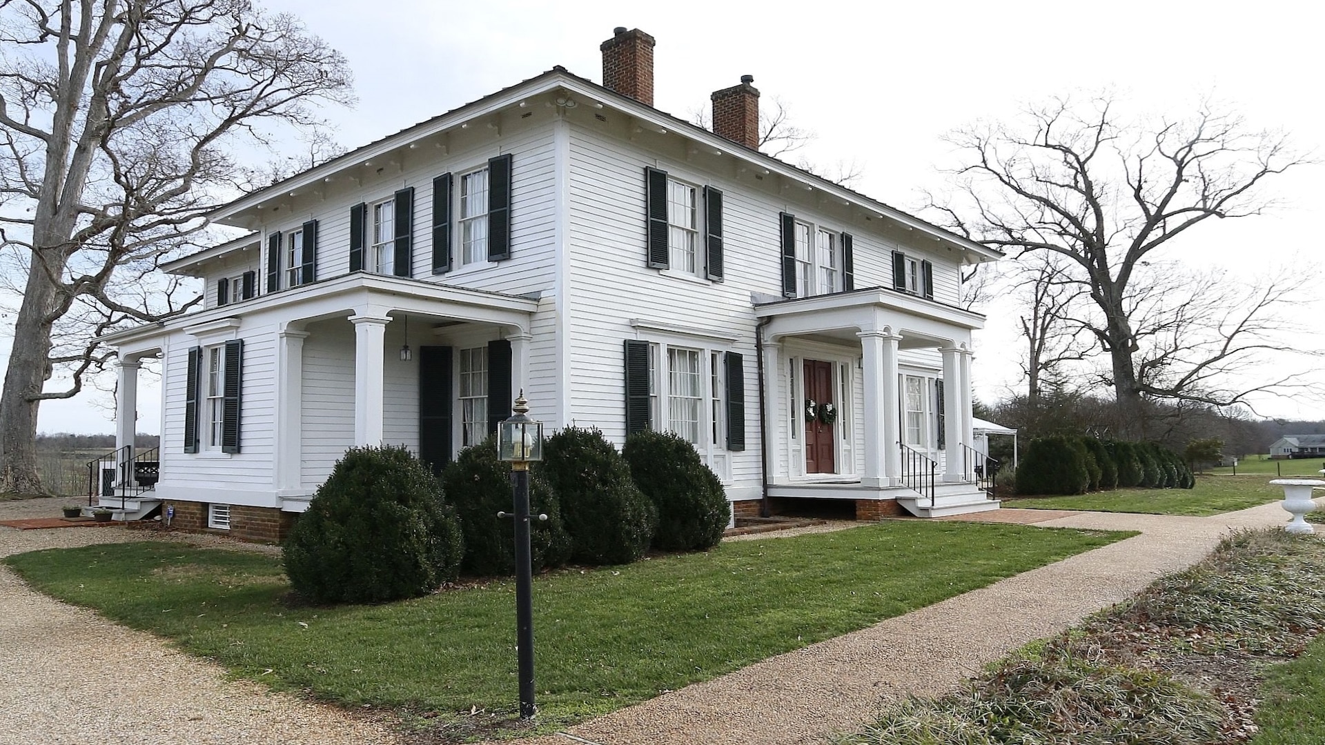 Photo of Winterham Plantation from the outside.